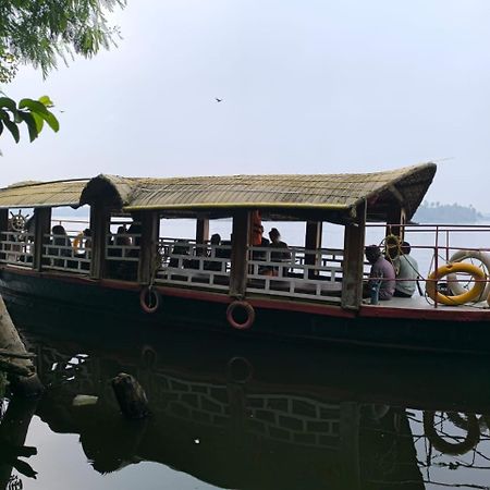 Ashtamudivillas Kollam Buitenkant foto