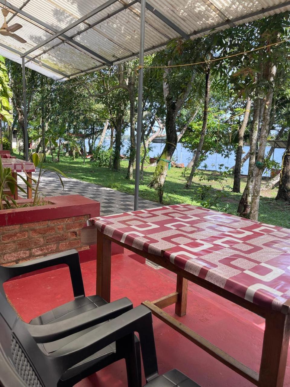 Ashtamudivillas Kollam Buitenkant foto