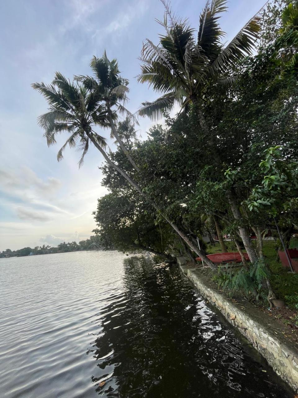 Ashtamudivillas Kollam Buitenkant foto