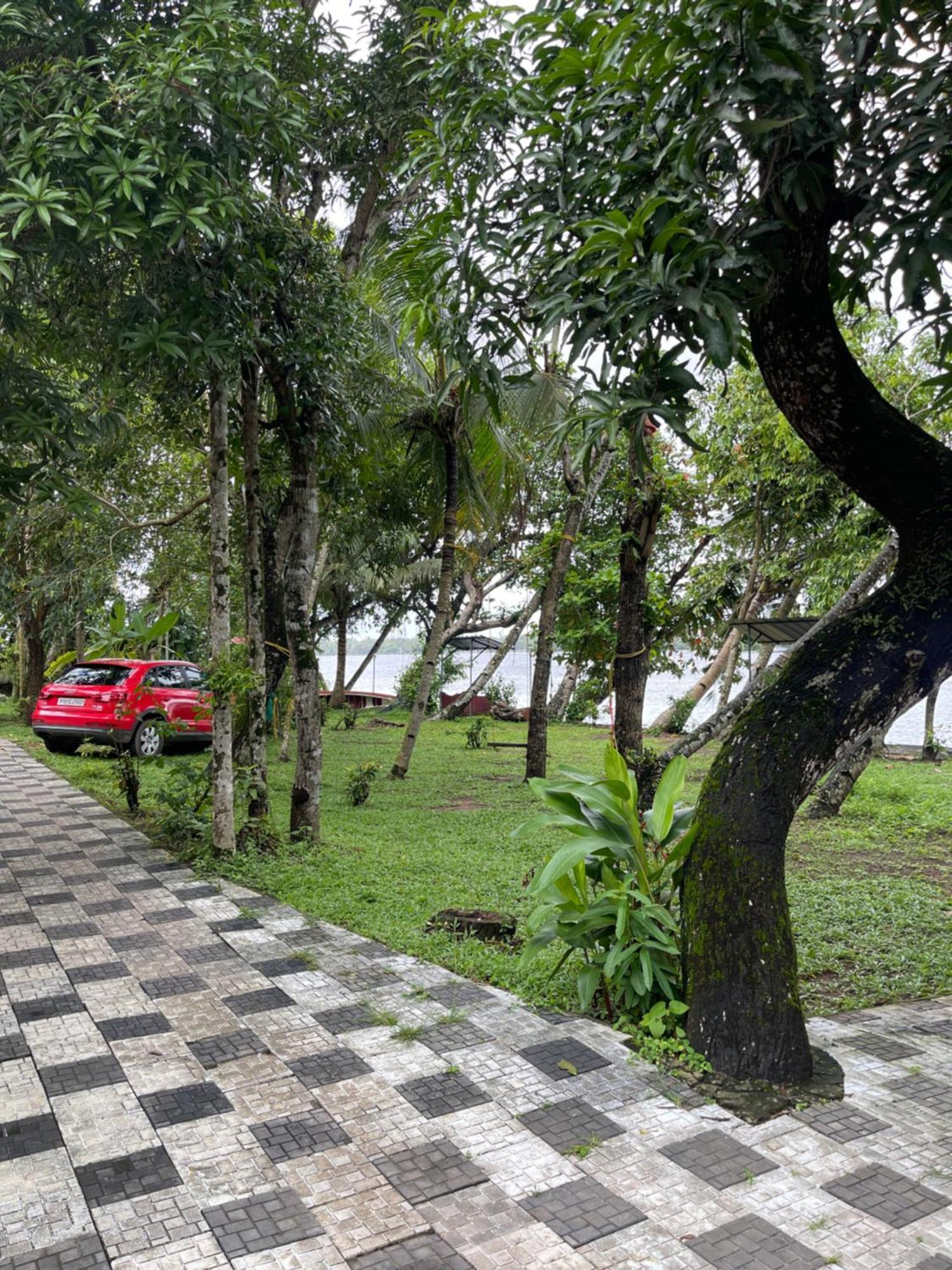 Ashtamudivillas Kollam Buitenkant foto